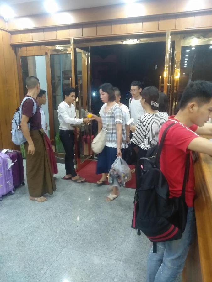 Mandalar May One Hotel مانديلاي المظهر الخارجي الصورة